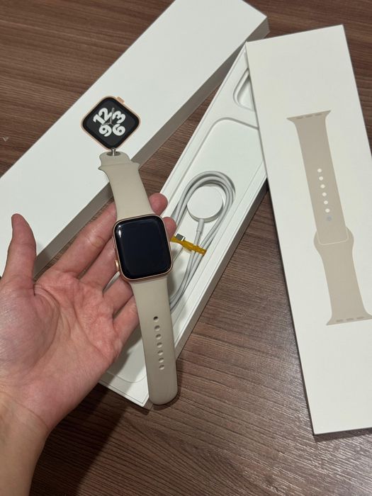 Apple watch se 40mm gold