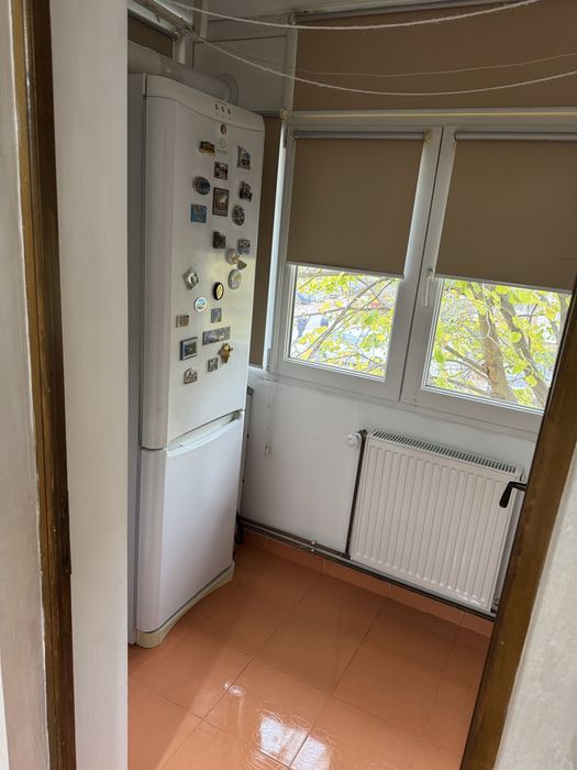 Inchiriez apartament 2 camere decomandat cu centrala ! Perioada lunga