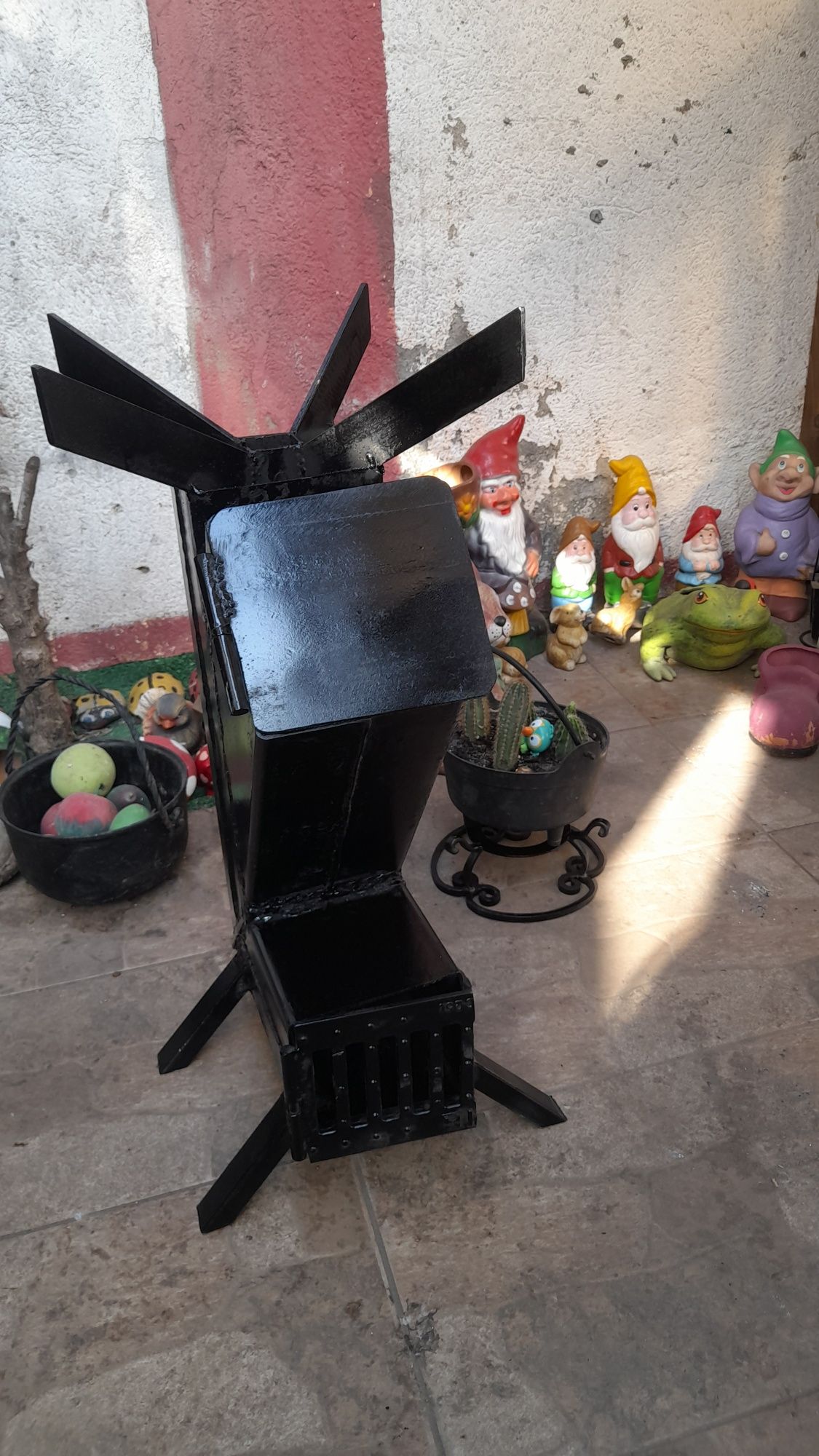Sobă racheta pentru gatit la foc