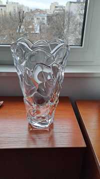 Дизайнерска кристална ваза