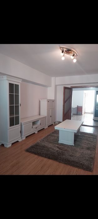 Închiriere apartament 3 camere