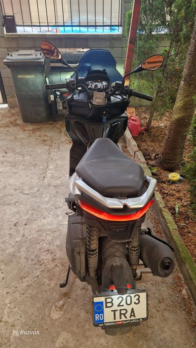 Aprilia SR GT 200