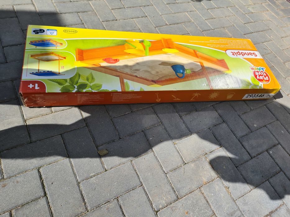 Spatiu de joaca/lada nisip cu acoperis pentru copii nou