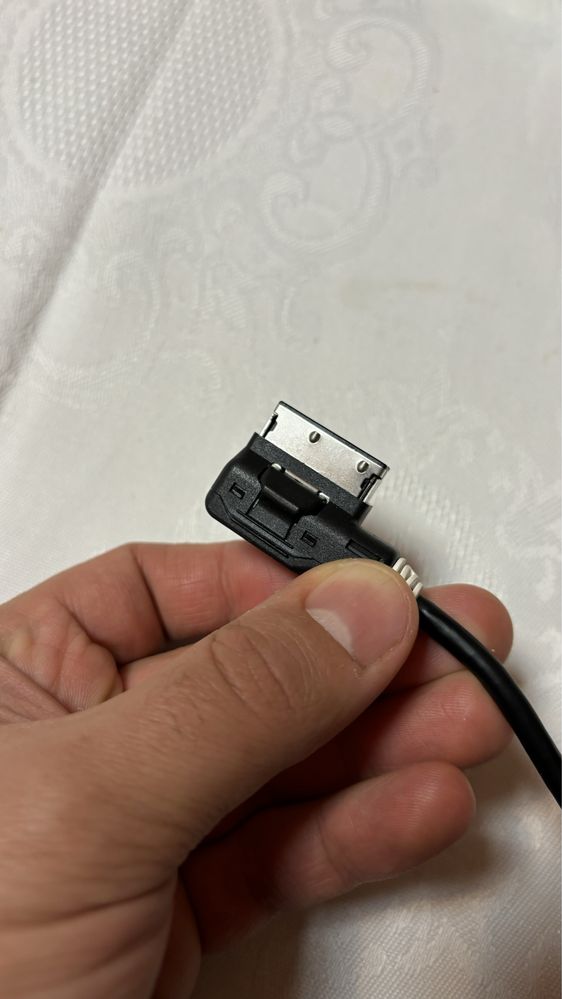 Cablu Original Audio de Masina Audi 4F0051510AC iPhone lightning-Fix