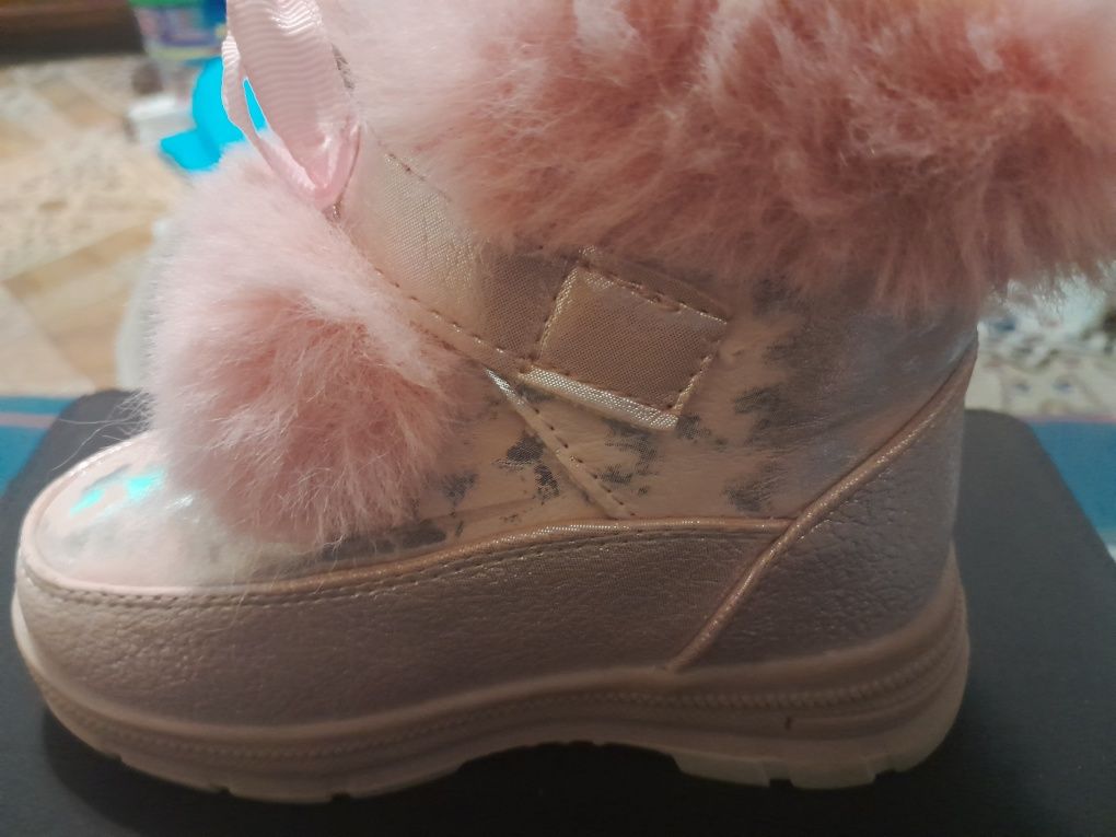 Обувь зимняя, розовая