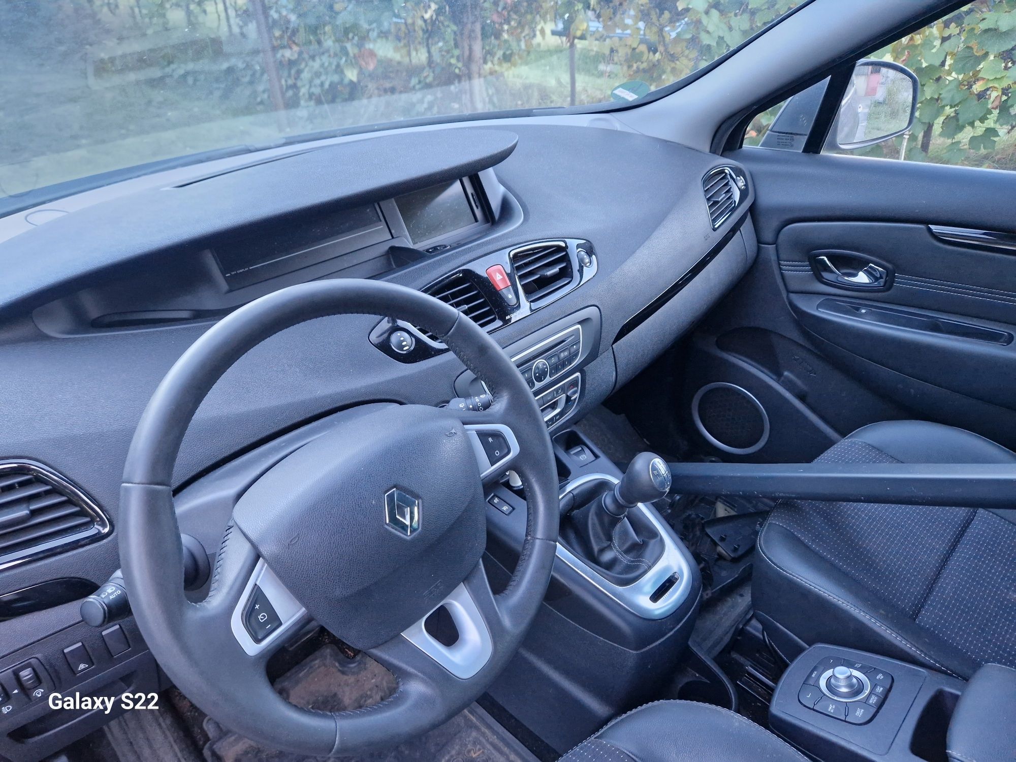 Dezmembrez Renault Grand Scenic3 1.4Tce 130cp