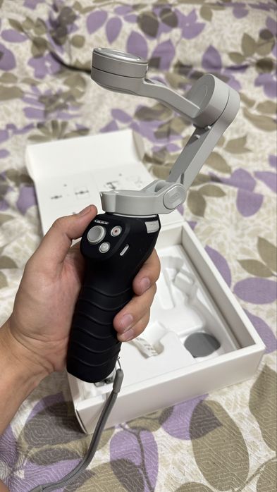 Стабилизатор DJI OSMO mobile 4
