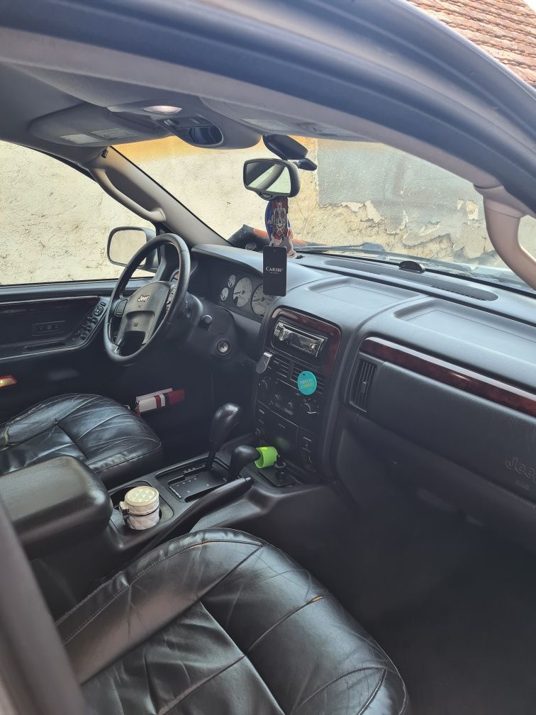 Grand cherokee an 2002