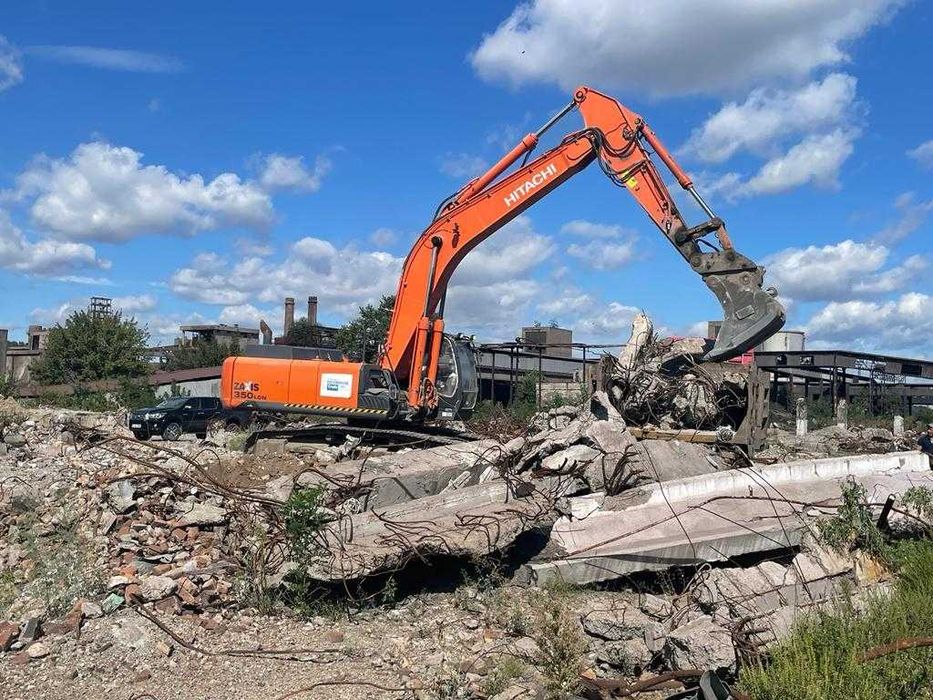 Inchiriere excavator, buldoexcavator si alte utilaje cu operator