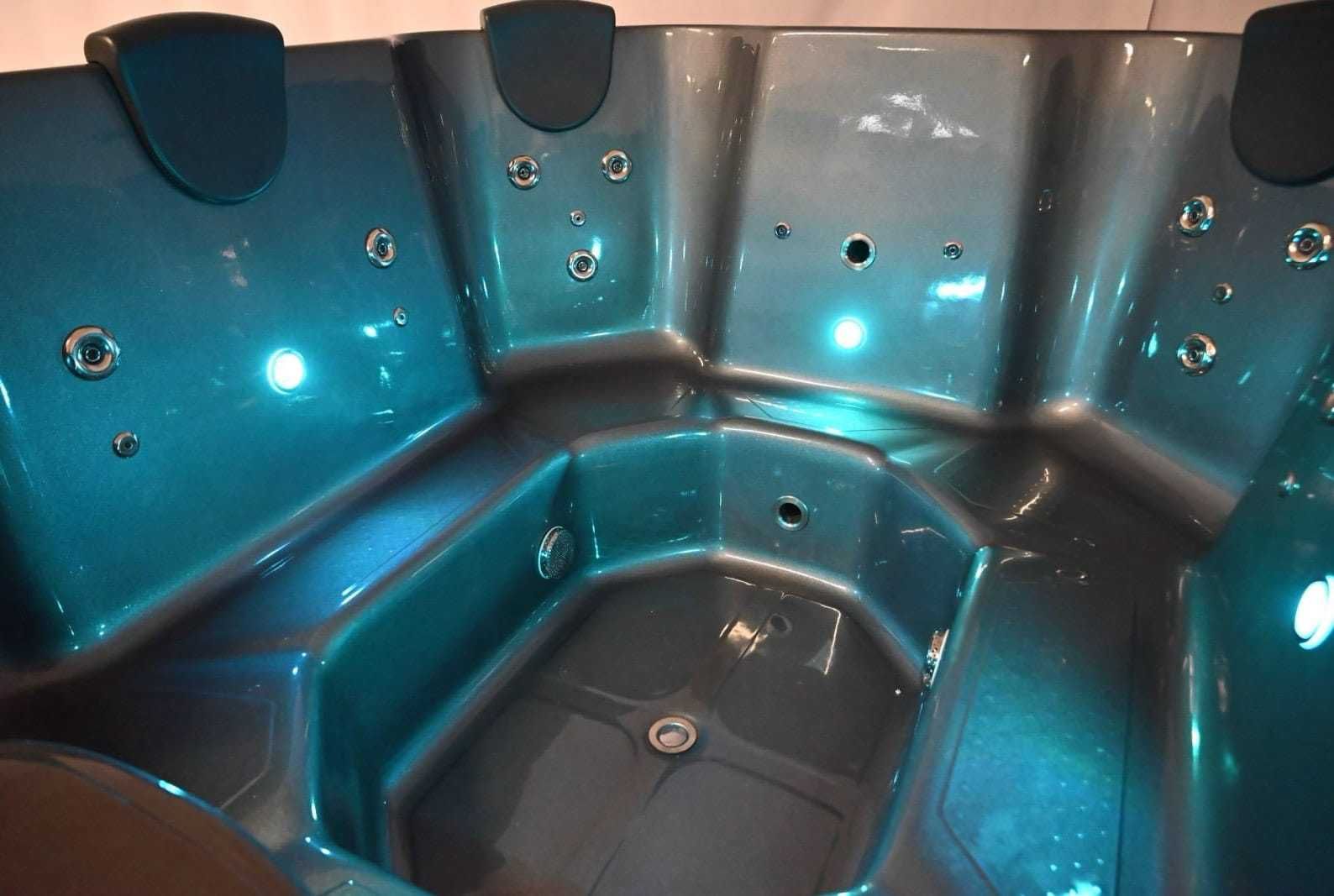 Ciubar tip jacuzzi mobil de inchiriat