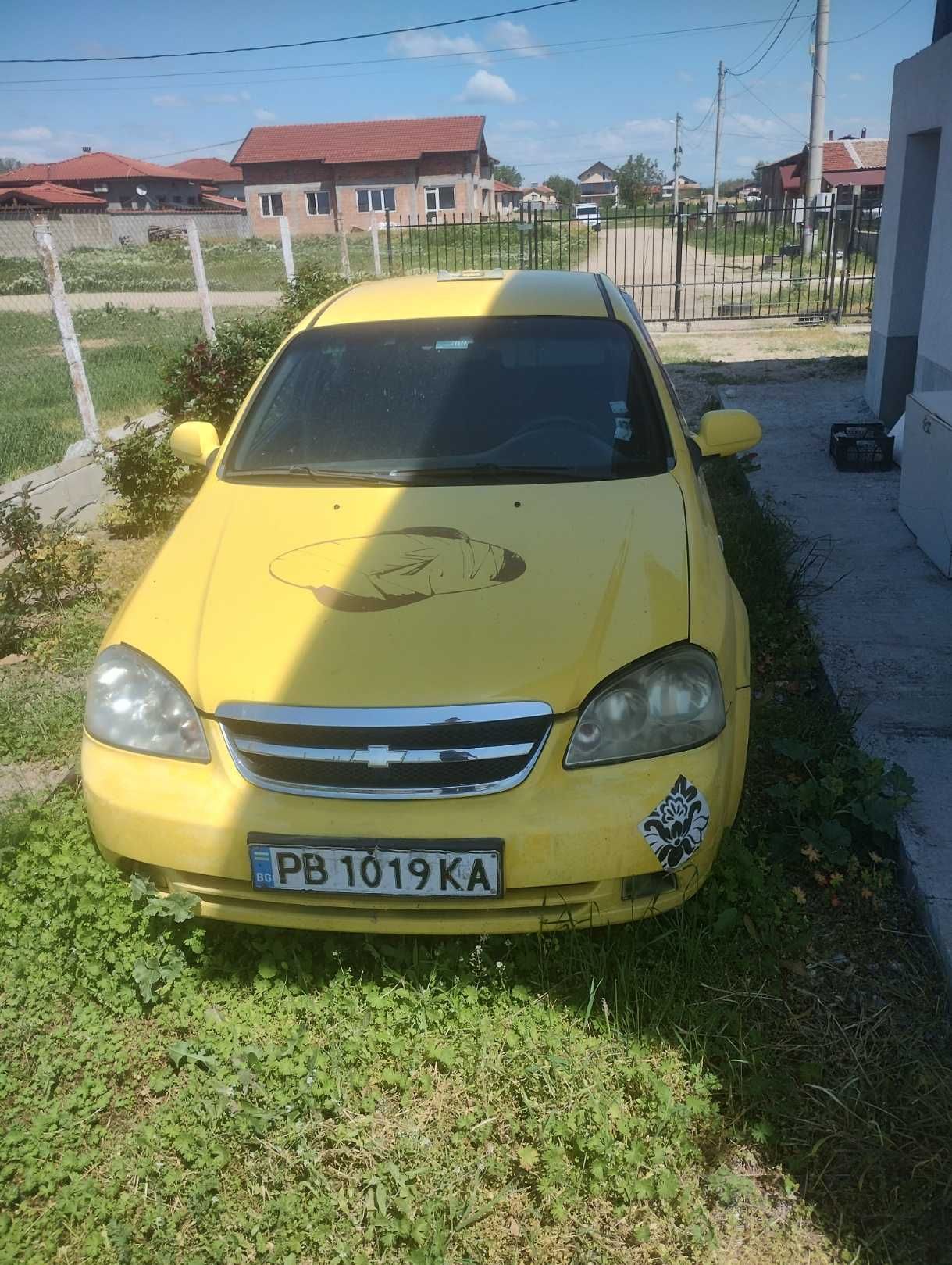 Продава се лека кола