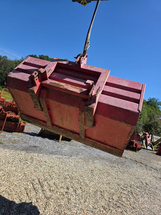 Ladă in tiranti basculabila mecanic lada transport in tiranti la tract