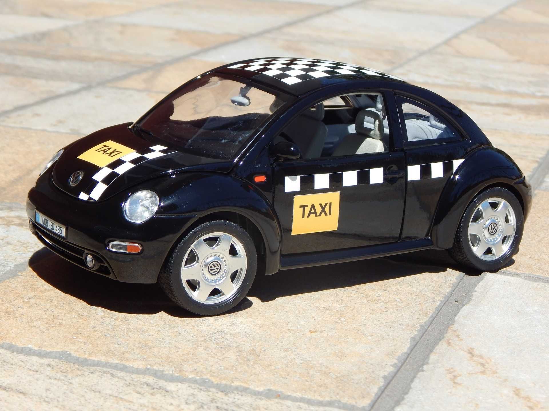 Macheta Volkswagen New Beetle taxi 1998 Bburago scara 1:18