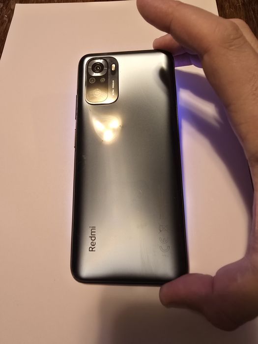 Xiaomi Redmi Note 10S с вградена памет от 128GB. Телефонът