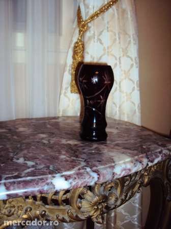 Vas de cristal rosu taiat manual
