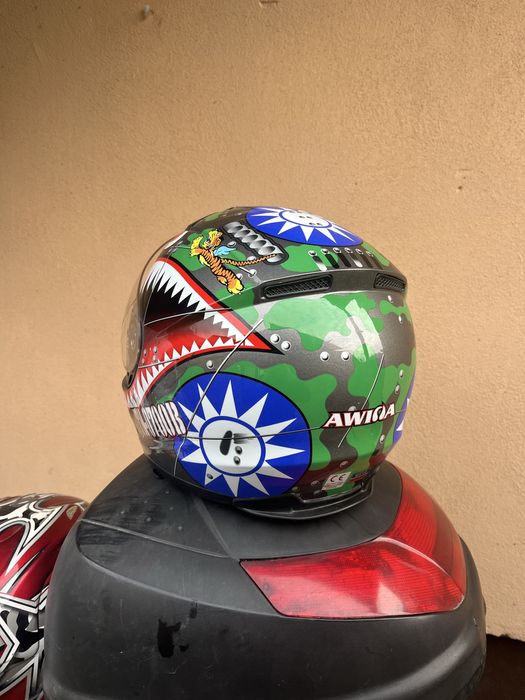 Vand casca moto folosita un sezon