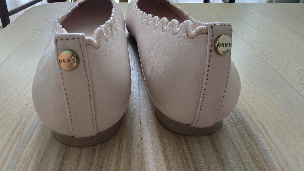 Balerini DKNY roz prafuit