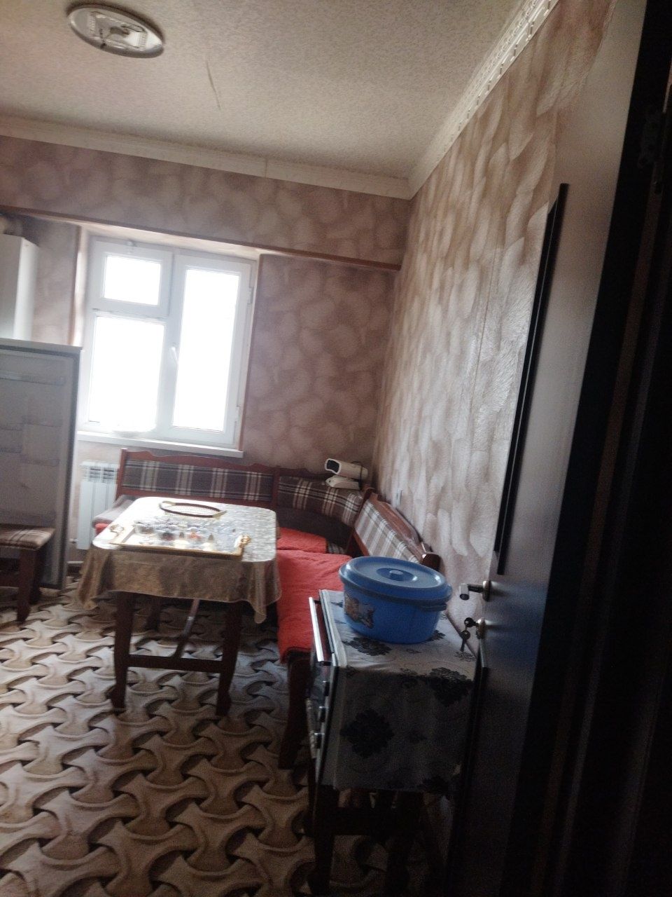 Своя 2 комнатная кв-ра без маклера в центре города Андижан, янги базар