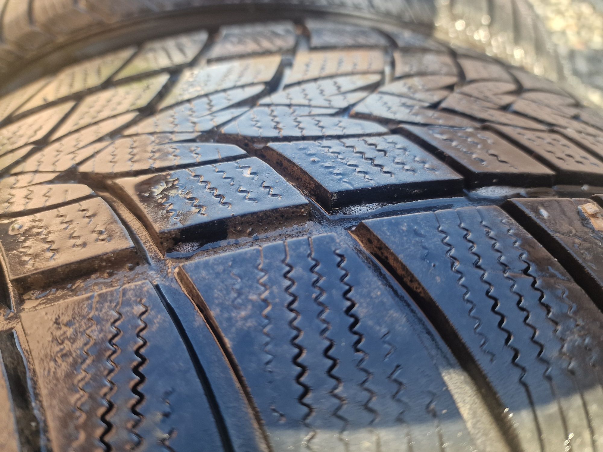 2 anvelope 205/50 R17 93V M+S.Pret 200 lei ambele