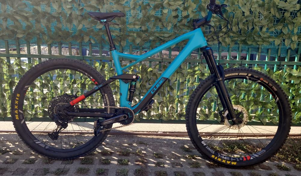 Bicicleta CUBE Stereo Race carbon.