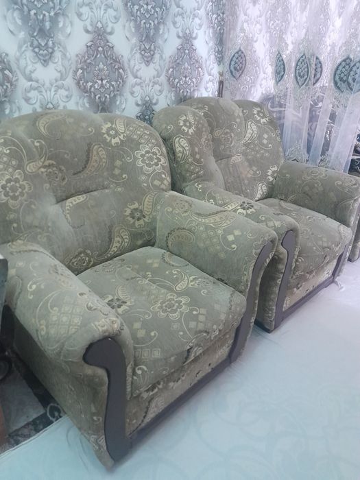 Продаются мягкие кресла. Юмшоқ креслолар сотилади.