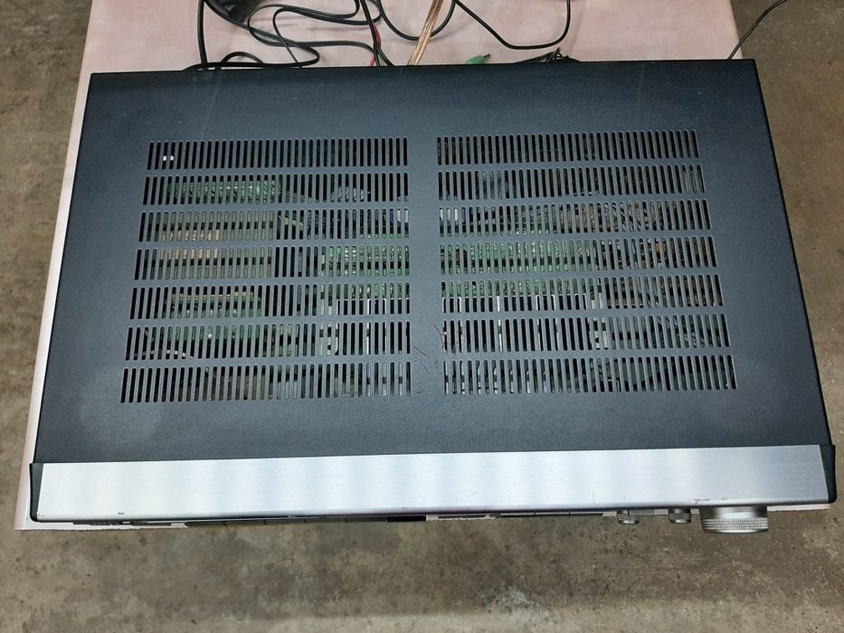 Amplituner Onkyo