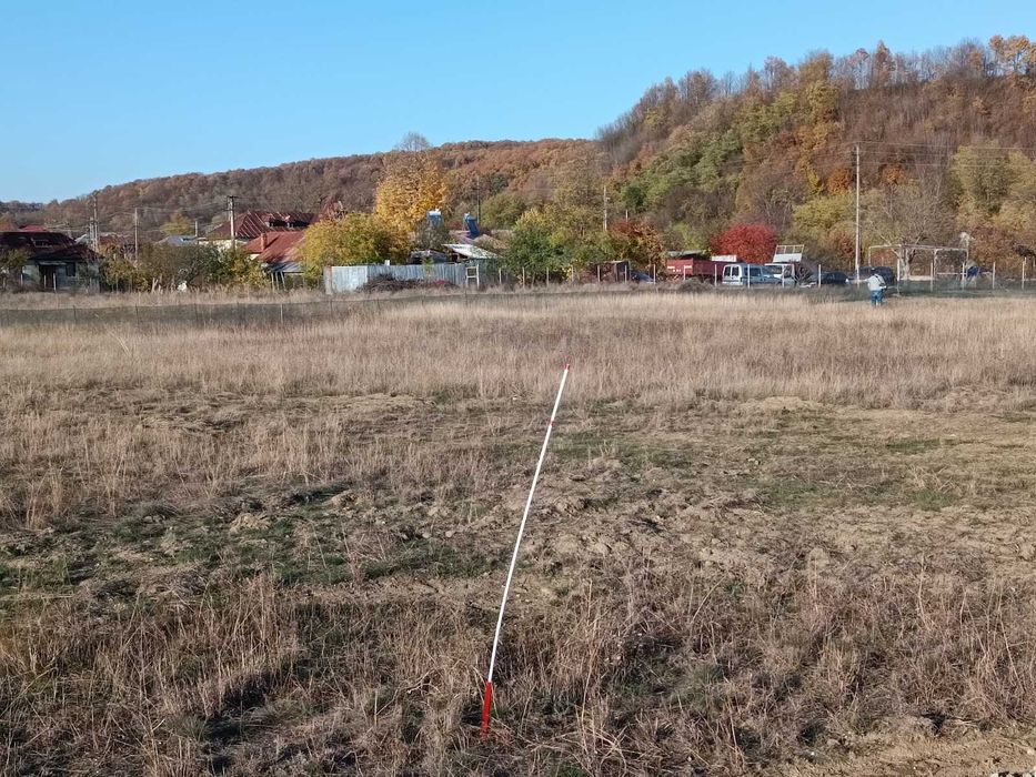 Teren de vânzare intravilan 749 mp deal-munte