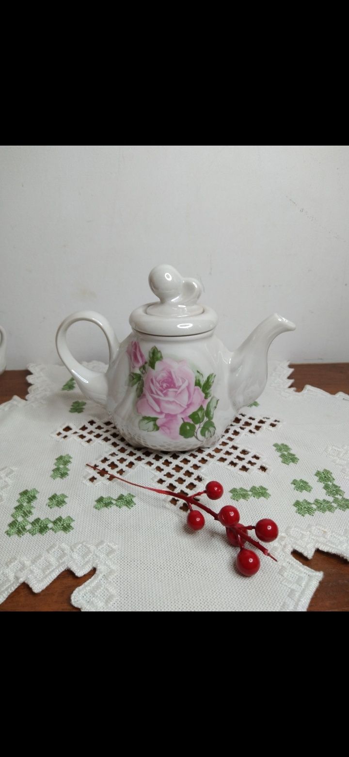 Чайный набор СССР,заварной чайник и сахарница.