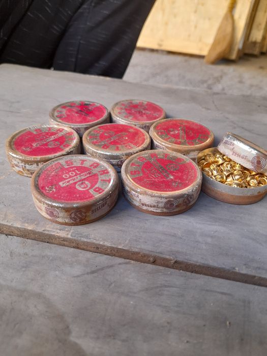 Старо радио,лампа,фойерверки и кабзи