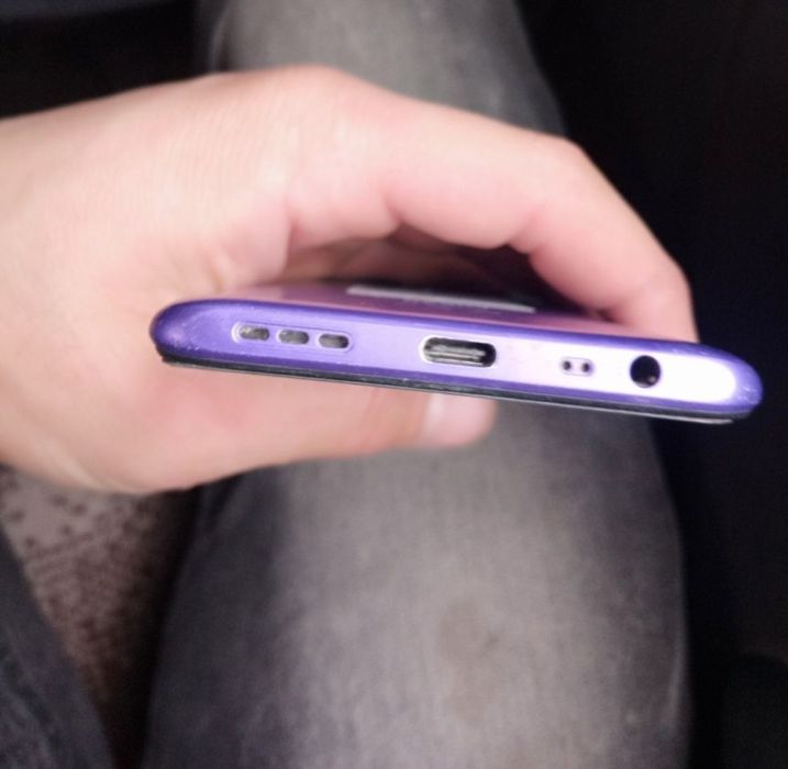 Redmi 9  ishlashi zo'r bir qo'l ishlatilgan 4/ 64