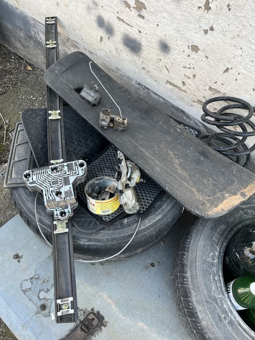 Обшивка крышки багажника и молдинг двери гольф три купе