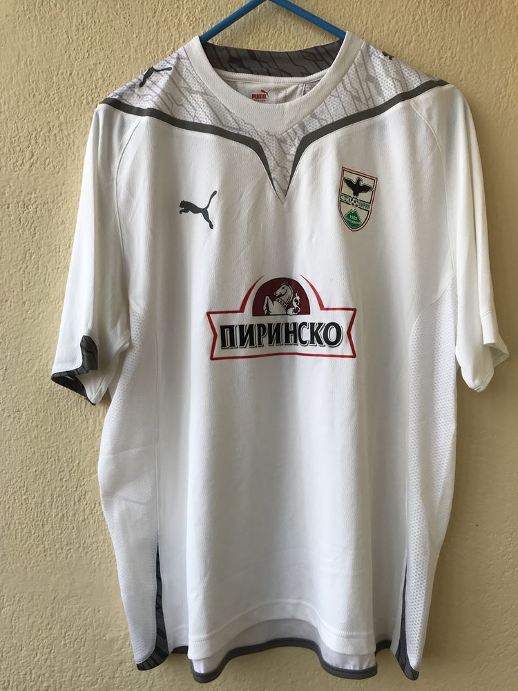Екипи на Вихрен и ОФК “Пирин” Благоевград/PUMA, с.2010