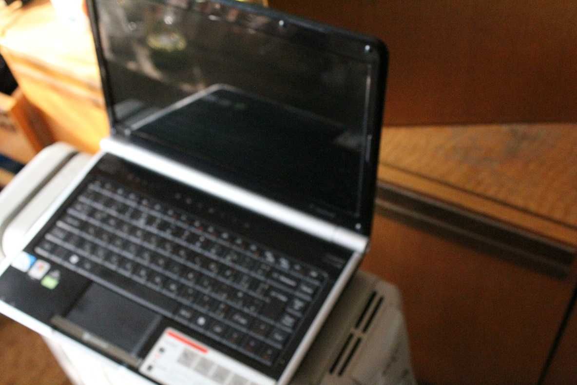 Лаптоп Packard Bell J65 за части