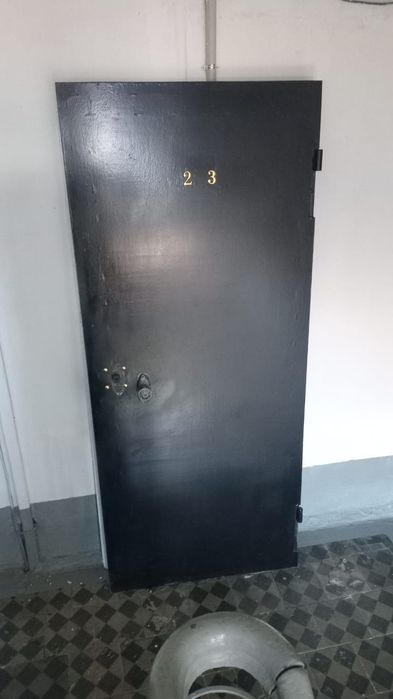 Продам железную дверь