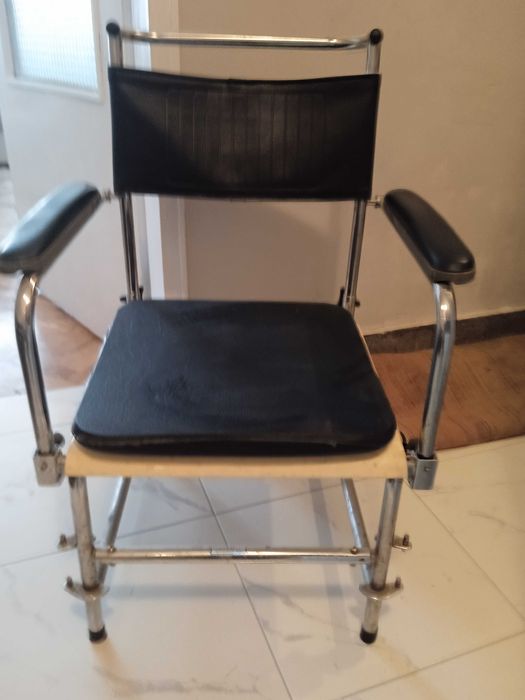 Тоалетен стол за инвалид