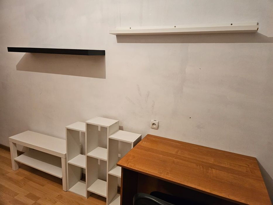 Девушке  изолированную