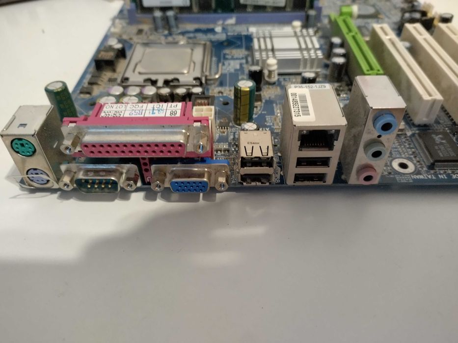 Kit Gigabyte 8VM800M, Intel Pentium 4 2.8Ghz, 512 DDR400, retro testat