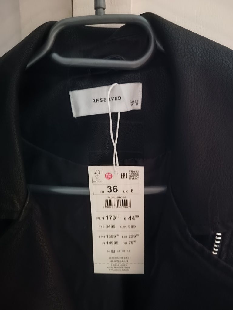 Geaca neagra 36 nou