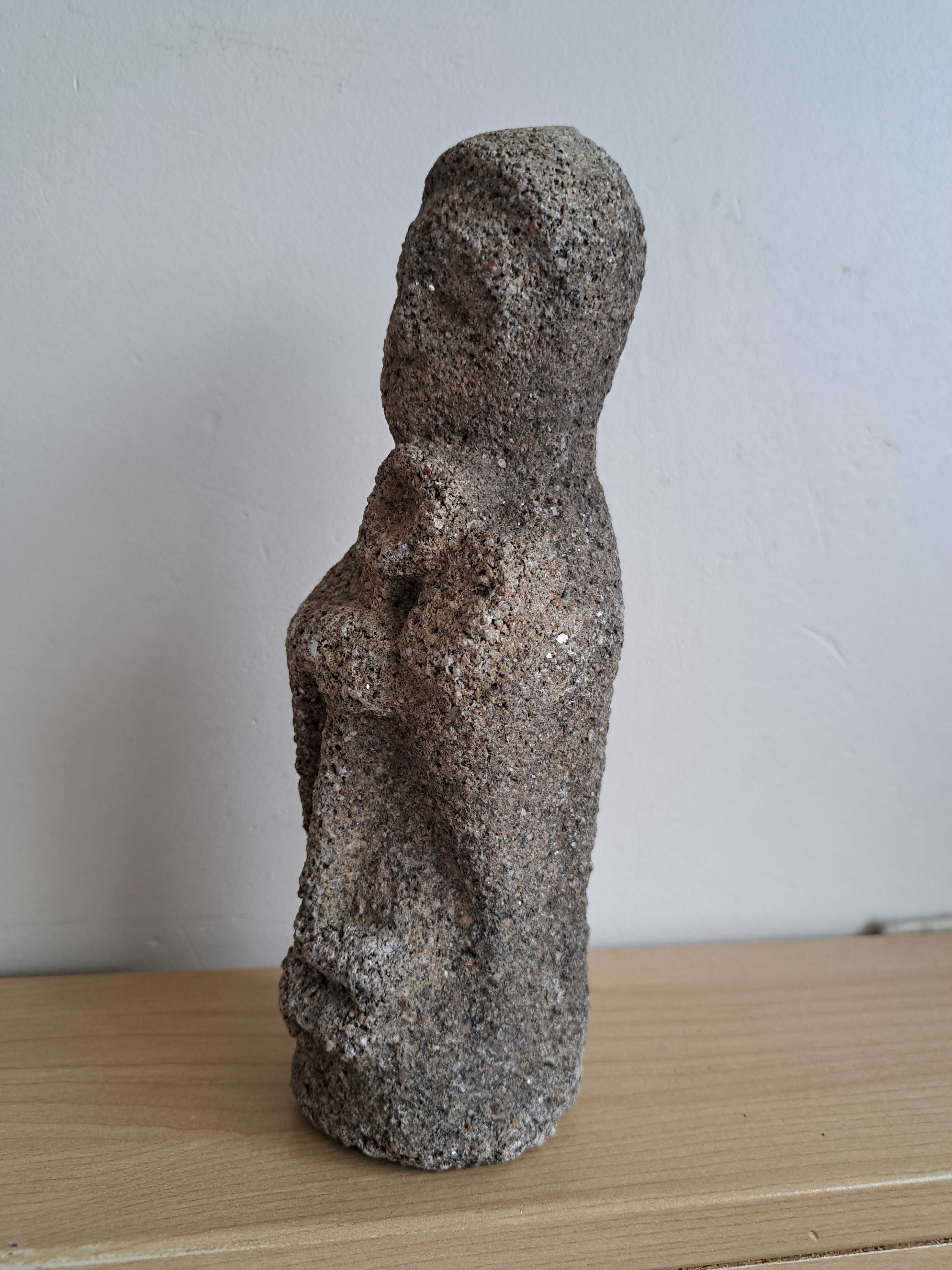 Statuete din granit vintange scluptate manual