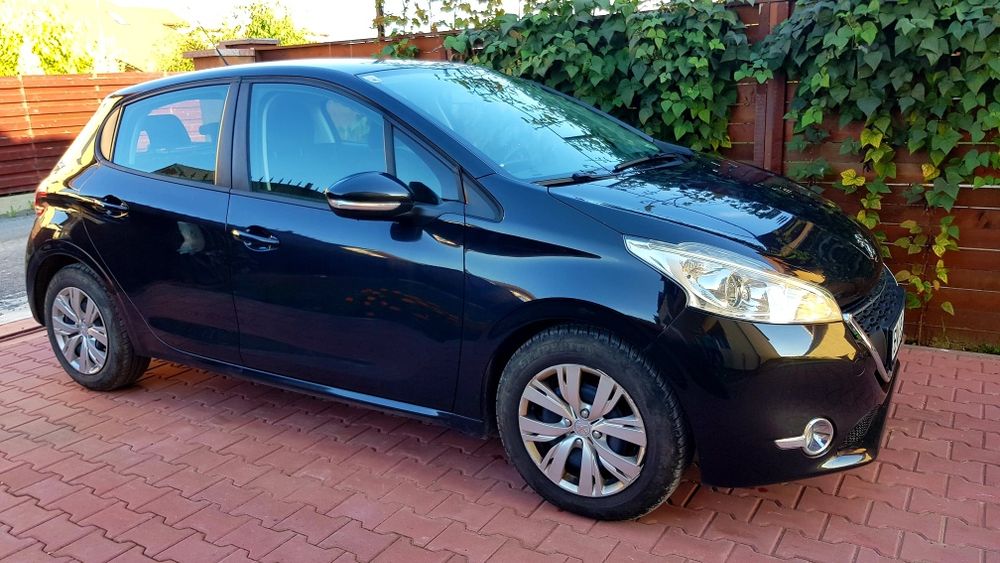 Peugeot 208 2012