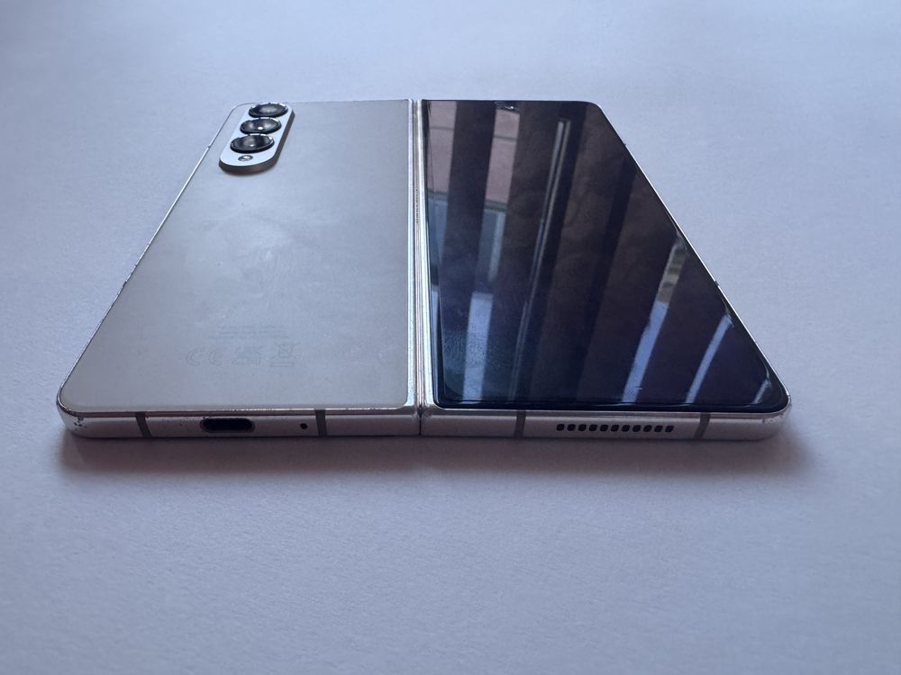 Samsung galaxy fold 4