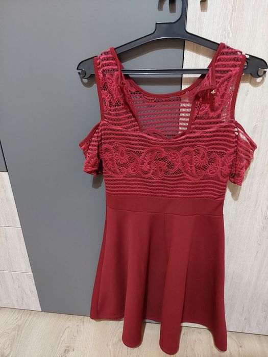 Официална червена рокля