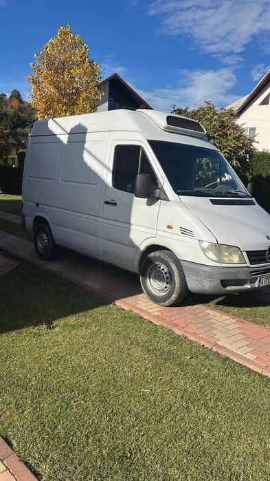 Mercedes Benz culoare Alb