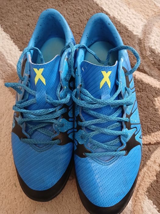 Vând adidași Adidas