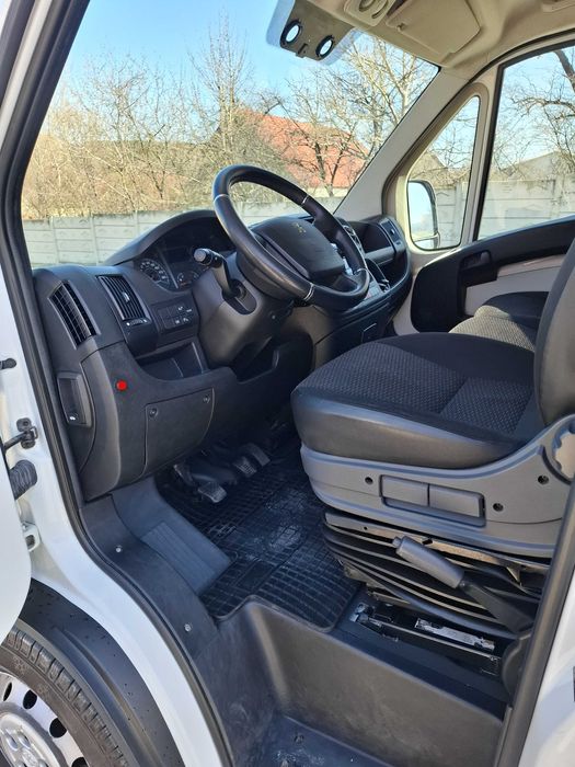 peugeot boxer klimatronik 8 euro  paleti + lift hidraulik iveco