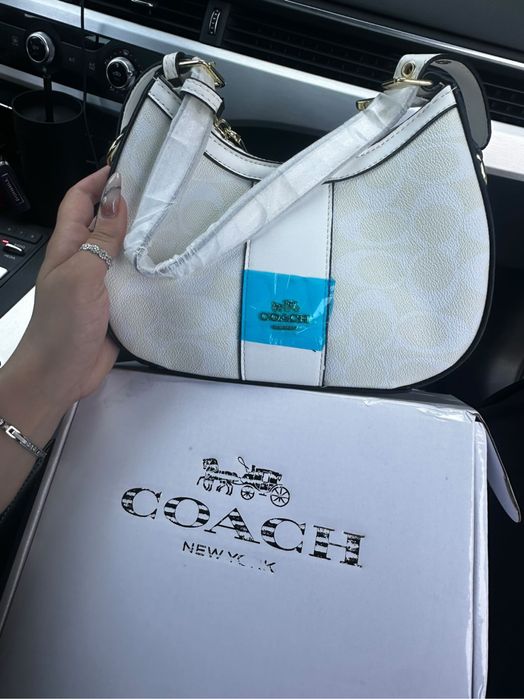 Geanta nouă tip coach