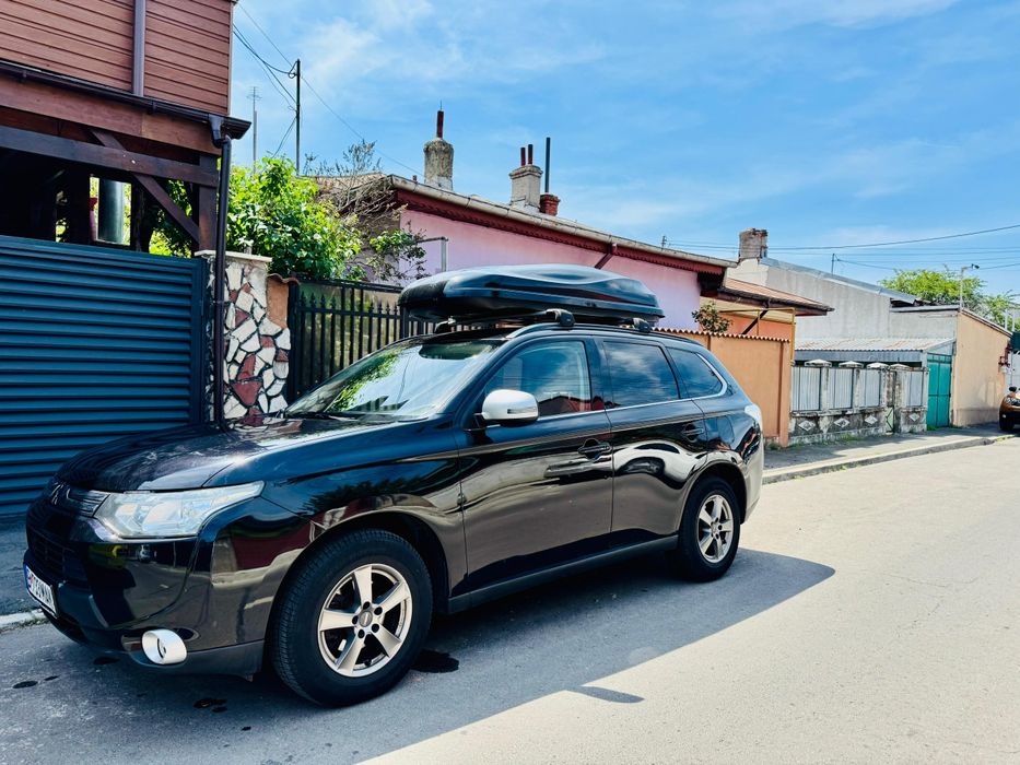 Mitsubishi Outlander 2013 facility 7locuri cutie automata