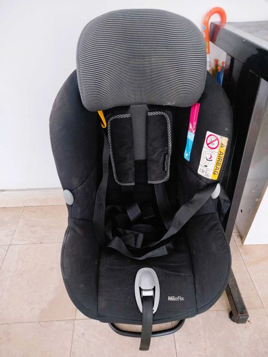 Продавам детско столче за кола Maxi-Cosi MiloFix