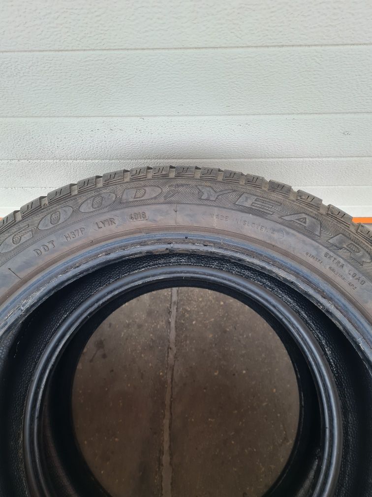 Всесезонни гуми 2 броя GOODYEAR Vector4seasons 205 50 R17 дот 4018
