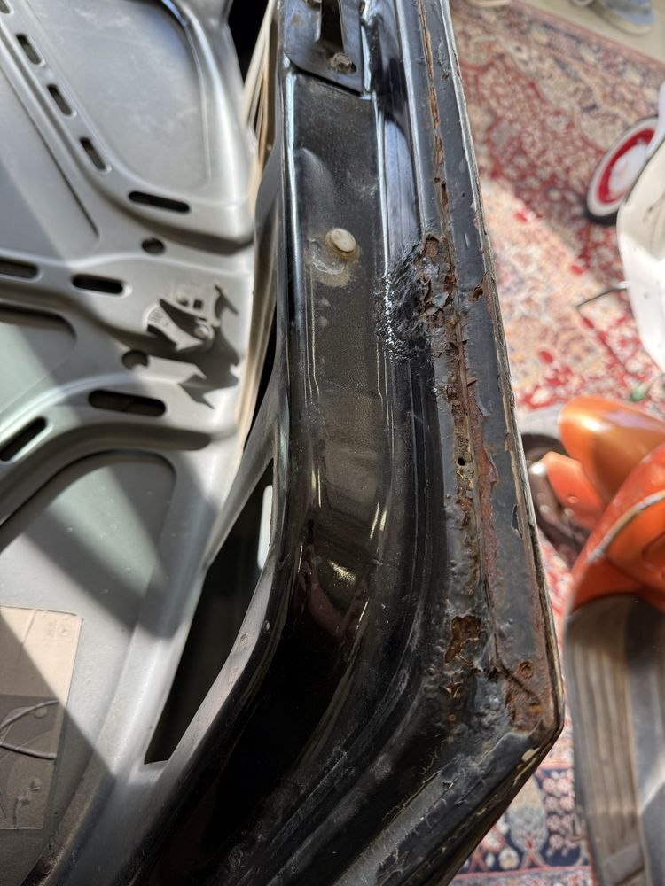 Заден капак за мерцедес w124